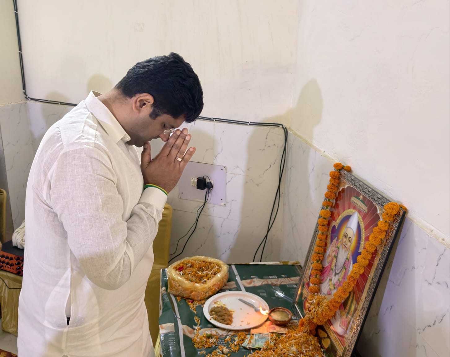 संत कबीर दास के दिखाए रास्ते पर चलने का संकल्प लें – दुष्यंत चौटाला